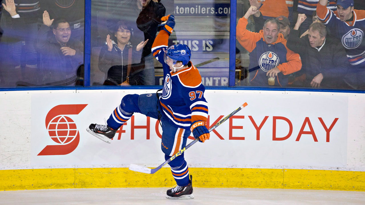 Oilers' McDavid inspires hope in dominant return from injury