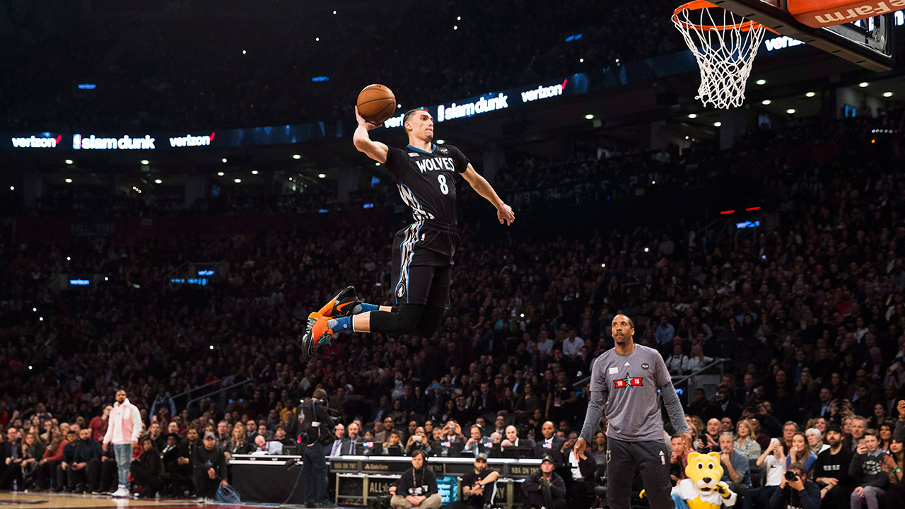 zach lavine free throw line dunk