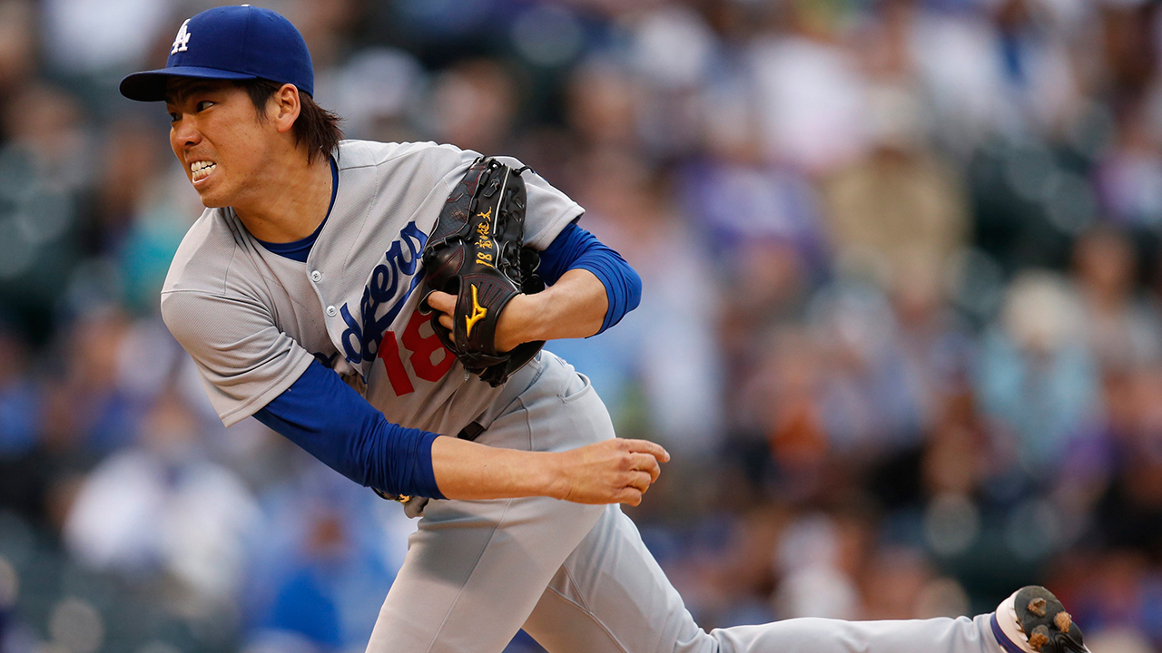 dodgers-starting-pitcher-hideo-nomo-winds-up-for-a-pitch-during