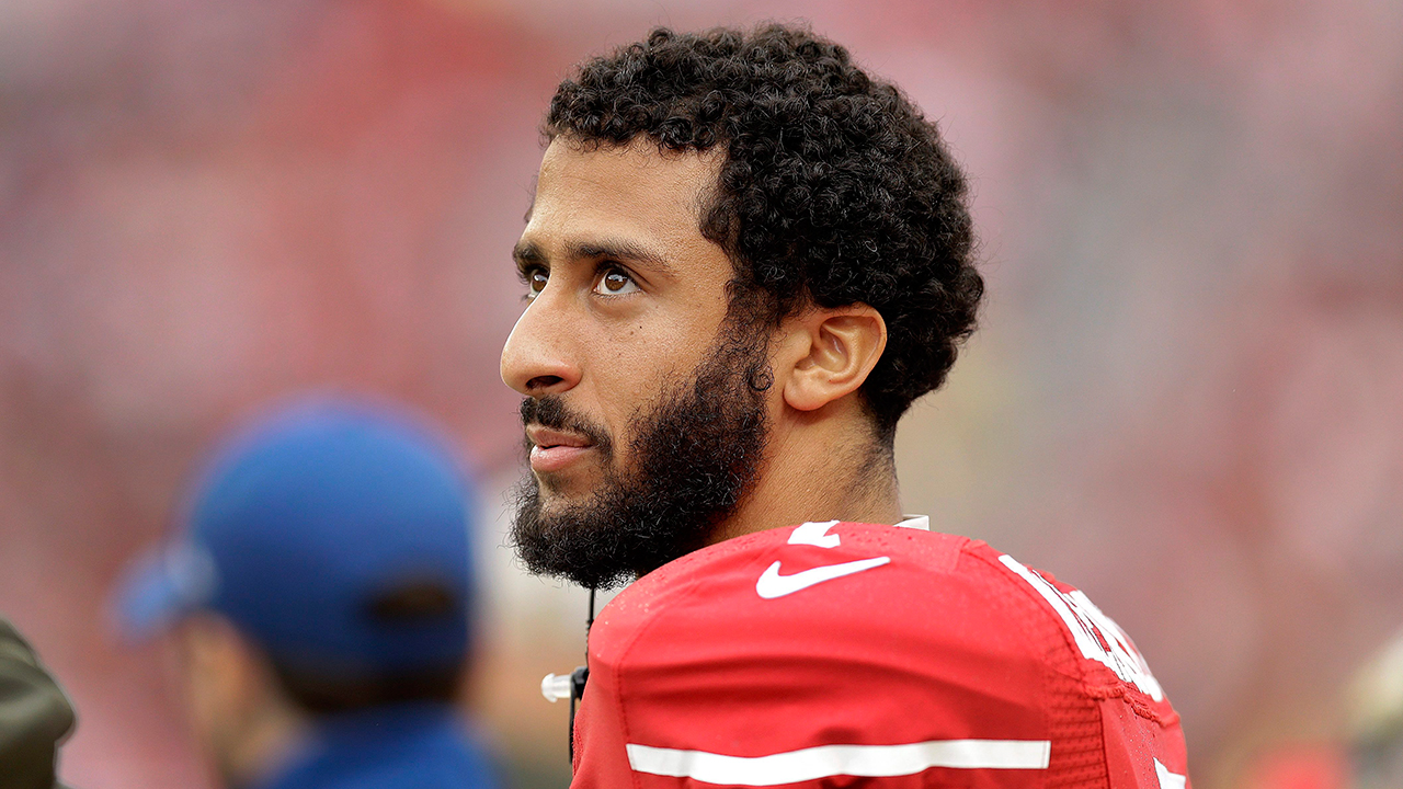 49ers QB Colin Kaepernick refuses to stand for U.S. anthem in protest