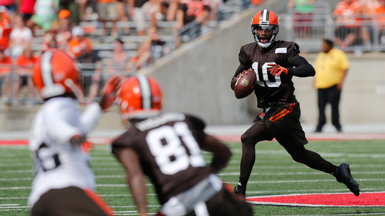 Cleveland Browns release Robert Griffin III