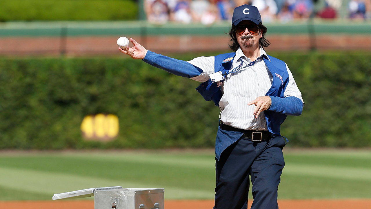 Um, Stephen Colbert was a hot dog vendor at a Cubs game because he's  seriously awesome - HelloGigglesHelloGiggles