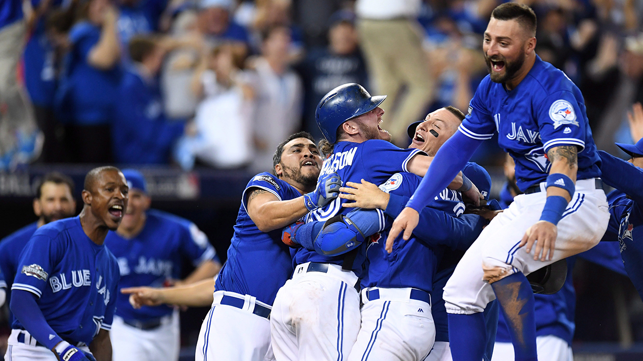 Blue Jays' Ezequiel Carrera delivers in a pinch with game-winning