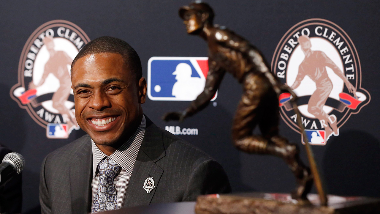 Curtis Granderson wins Roberto Clemente Award