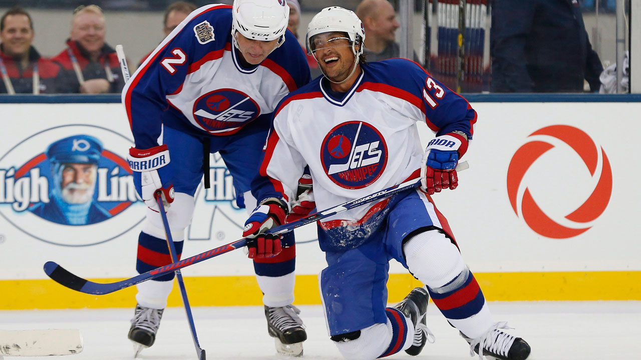 Winnipeg Jets beat Edmonton Oilers 6-5 at Heritage Classic alumni