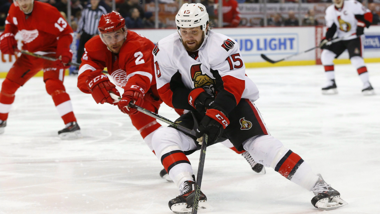 Detroit-Red-Wings-defenseman-Brendan-Smith-(2)-defends-Ottawa-Senators-center-Zack-Smith-(15)-in-the-third-period-of-an-NHL-hockey-game,-Wednesday,-Feb.-10,-2016-in-Detroit.-(AP-Photo/Paul-Sancya)