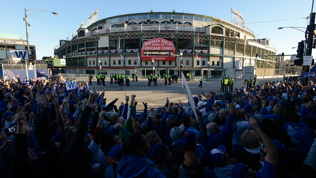 Cubs celebrate with fans at World Series parade