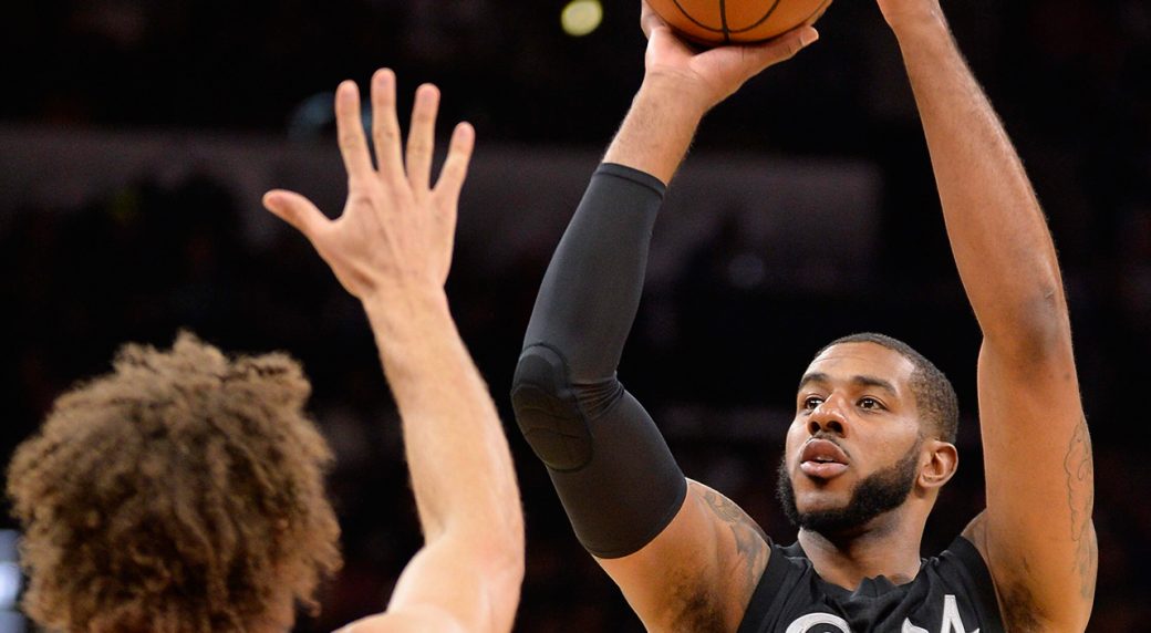 Lamarcus Aldridge S Season High 33 Help Spurs Hold Off Bulls