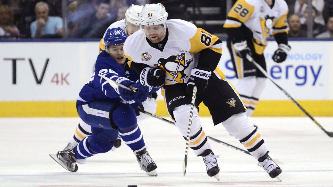 Gotta See It: Phil Kessel takes Stanley Cup to SickKids