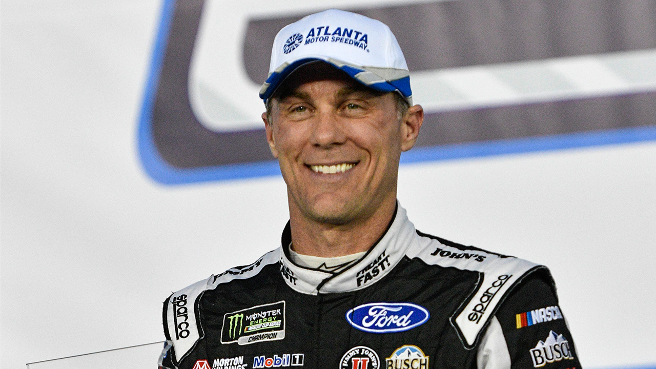 Kevin Harvick captures the pole at Atlanta Motor Speedway