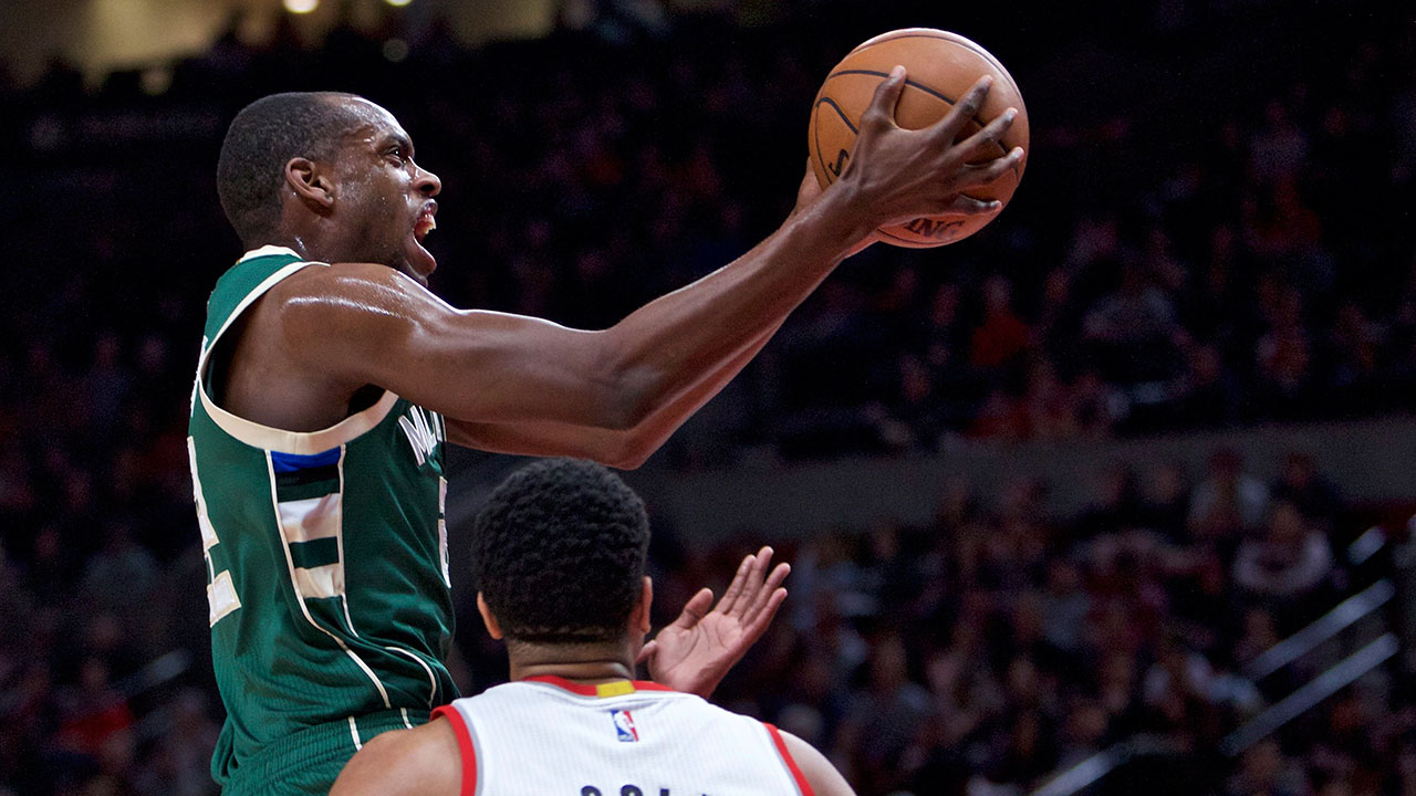 Khris Middleton has 26 as Bucks hold off Trail Blazers