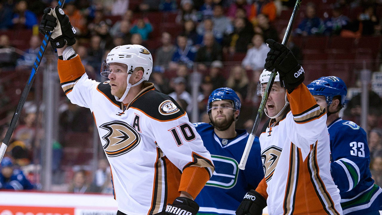 Corey Perry, Patrick Eaves score early as Ducks down Canucks