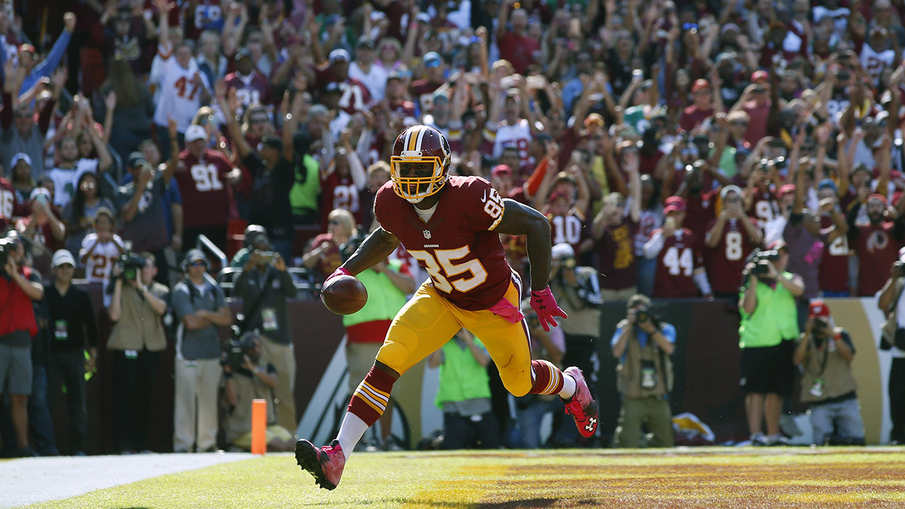 Washington Signs Vernon Davis