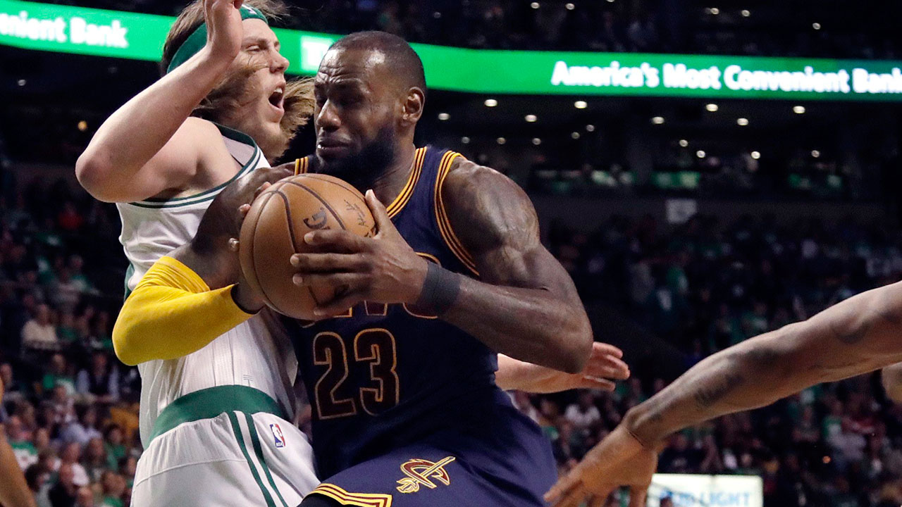 Lebron James Breaks Michael Jordans Playoff Scoring Record