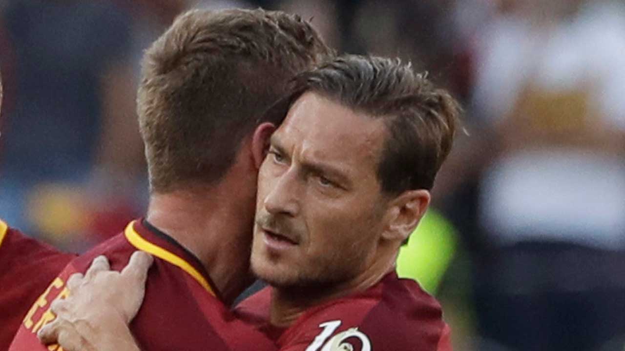 Roma qualifies for Champions League in Totti's final match
