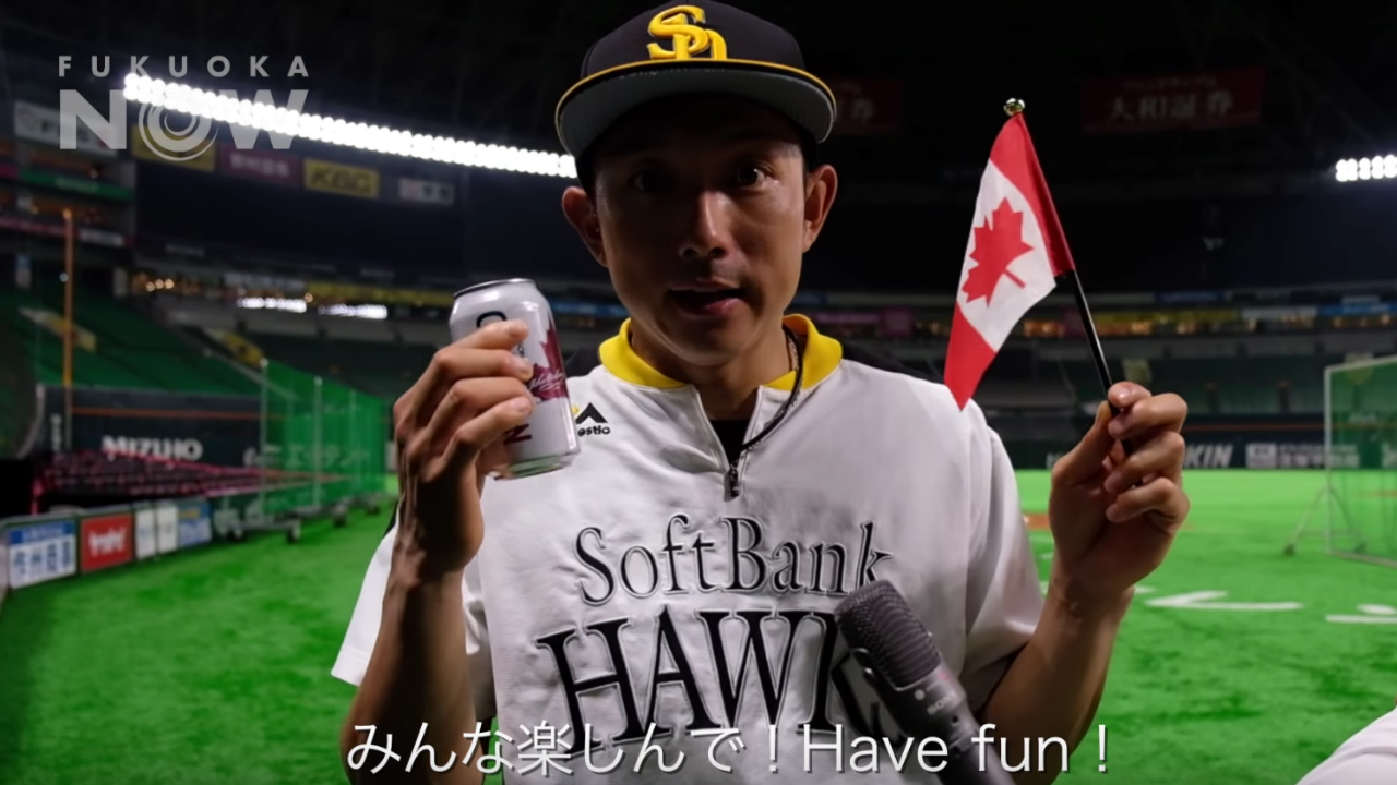 Jays' Munenori Kawasaki has some fun with CBC reporter 