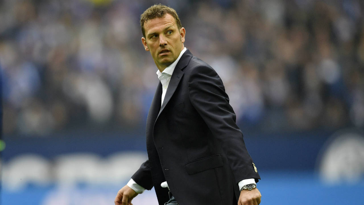 In-this-April-1,-2017-file-photo-Schalke's-head-coach-Markus-Weinzierl-looks-back-after-the-German-Bundesliga-soccer-match-between-FC-Schalke-04-and-Borussia-Dortmund-in-Gelsenkirchen,-Germany.-Weinzierl-was-sent-off-the-field-of-play.-(Martin-Meissner,-file/AP)