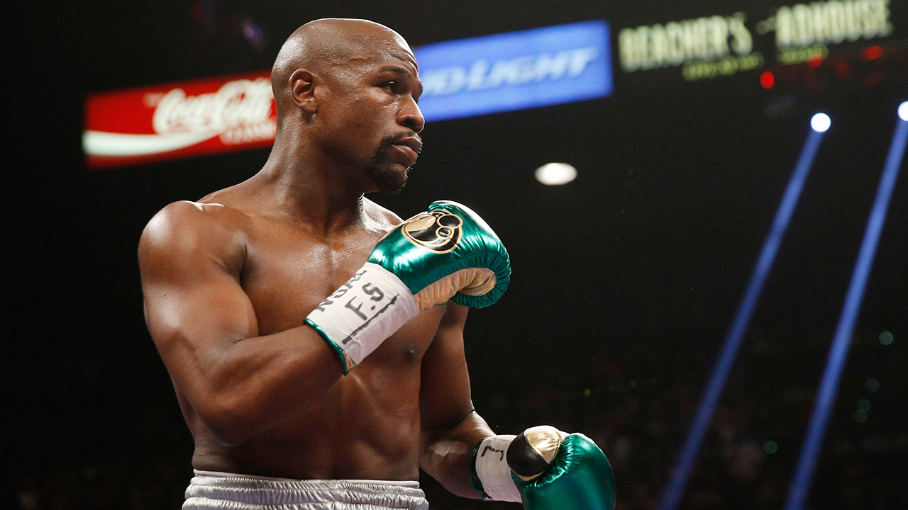 Floyd Mayweather vs Manny Pacquiao: Who is the referee Kenny Bayless? | The  Independent | The Independent