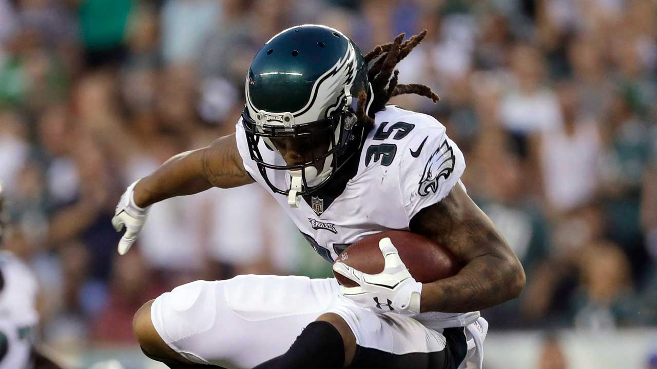 Eagles lose starting cornerback, kicker in opener