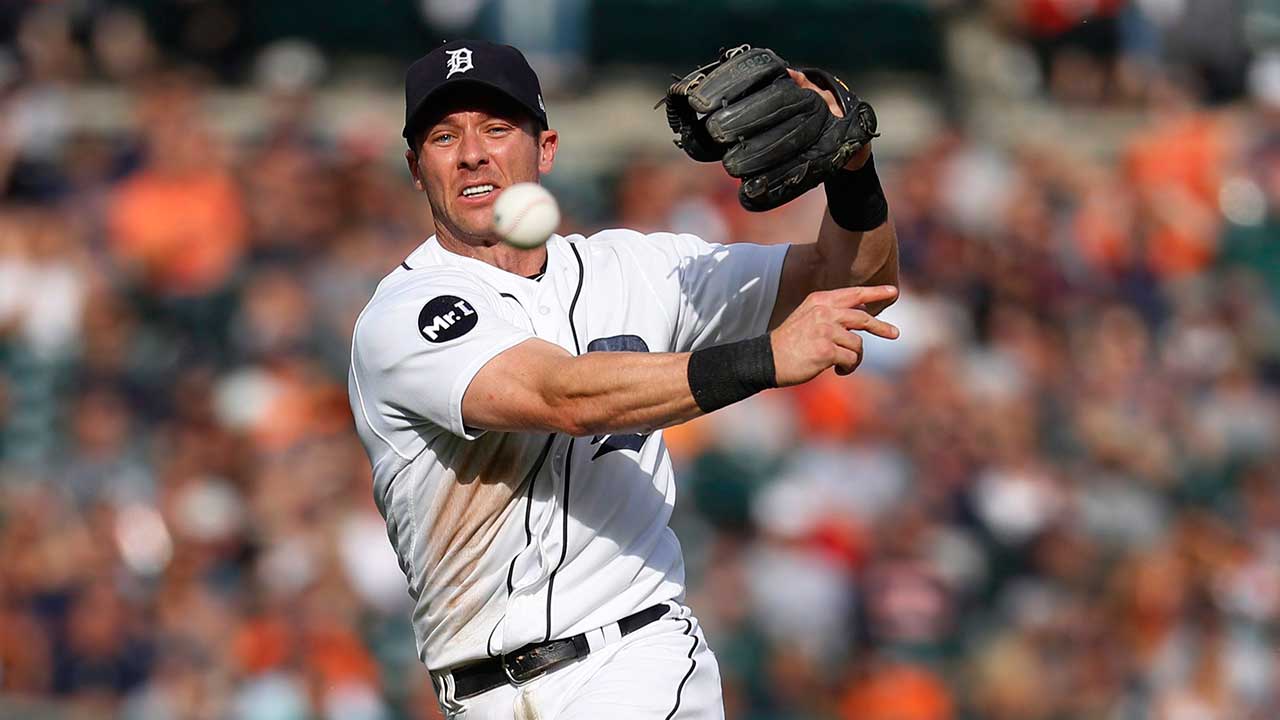 Andrew Romine plays all 9 positions for Tigers in win over Twins – The  Denver Post