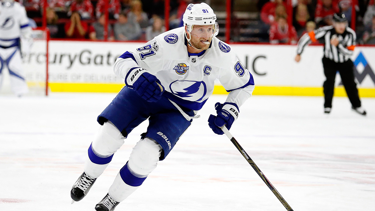 Lightning’s Steven Stamkos leaves game with lower-body injury