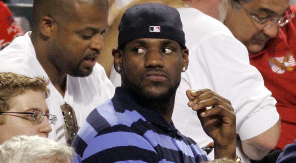LeBron James picture to throw shade 