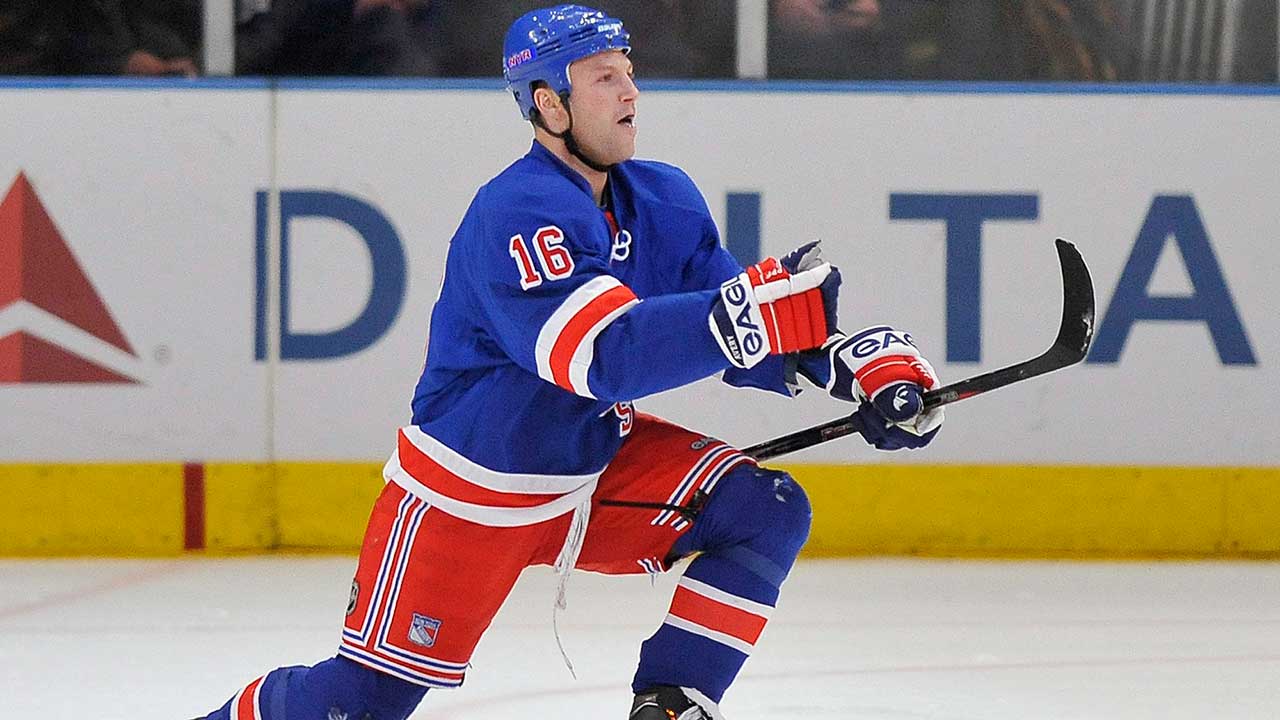 Former Rangers forward Sean Avery, 41, signs contract with ECHL's