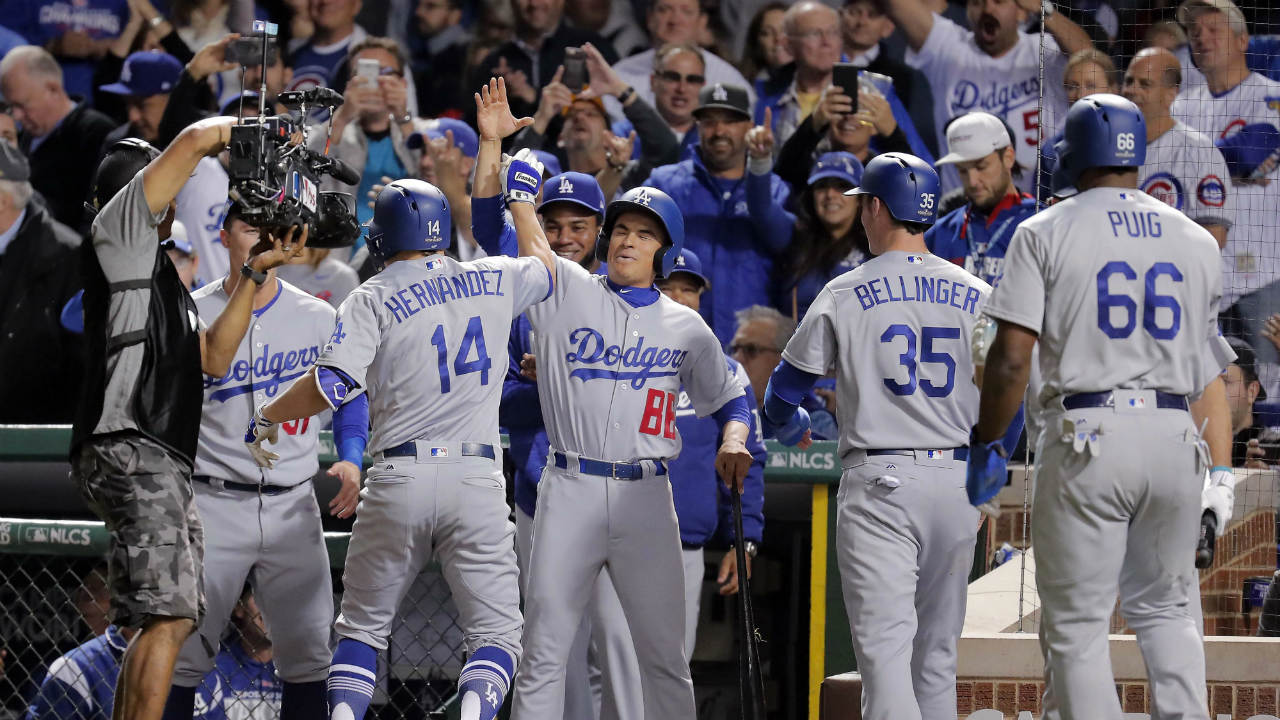 Kike Hernandez hits 3 HRs; Dodgers top Cubs to reach World Series
