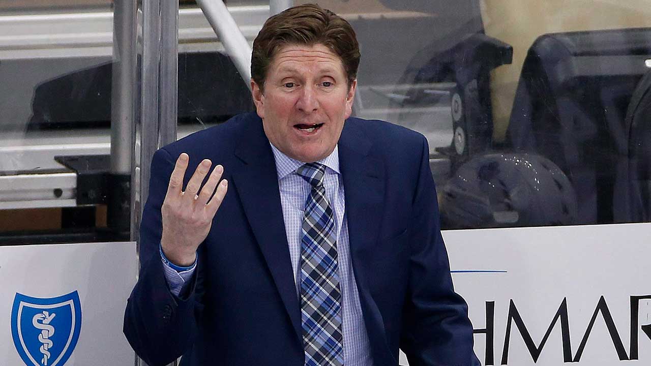 Toronto-Maple-Leafs-coach-Mike-Babcock