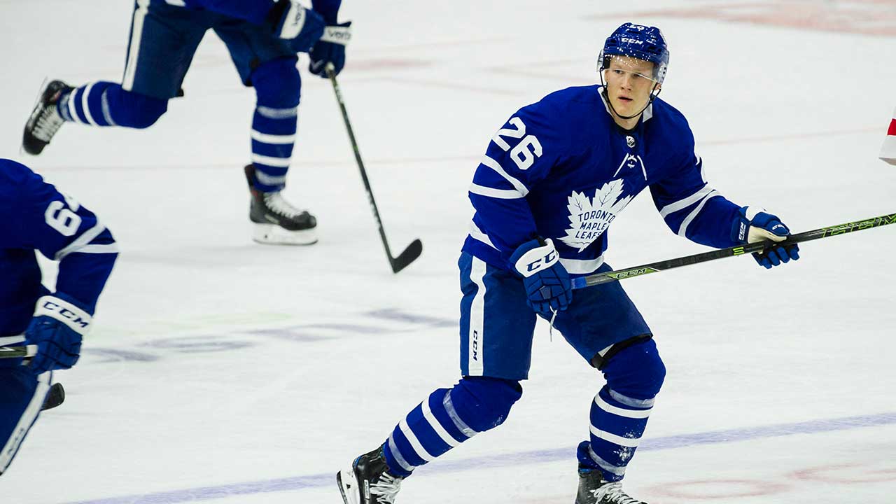 Maple Leafs trade Nikita Soshnikov to 