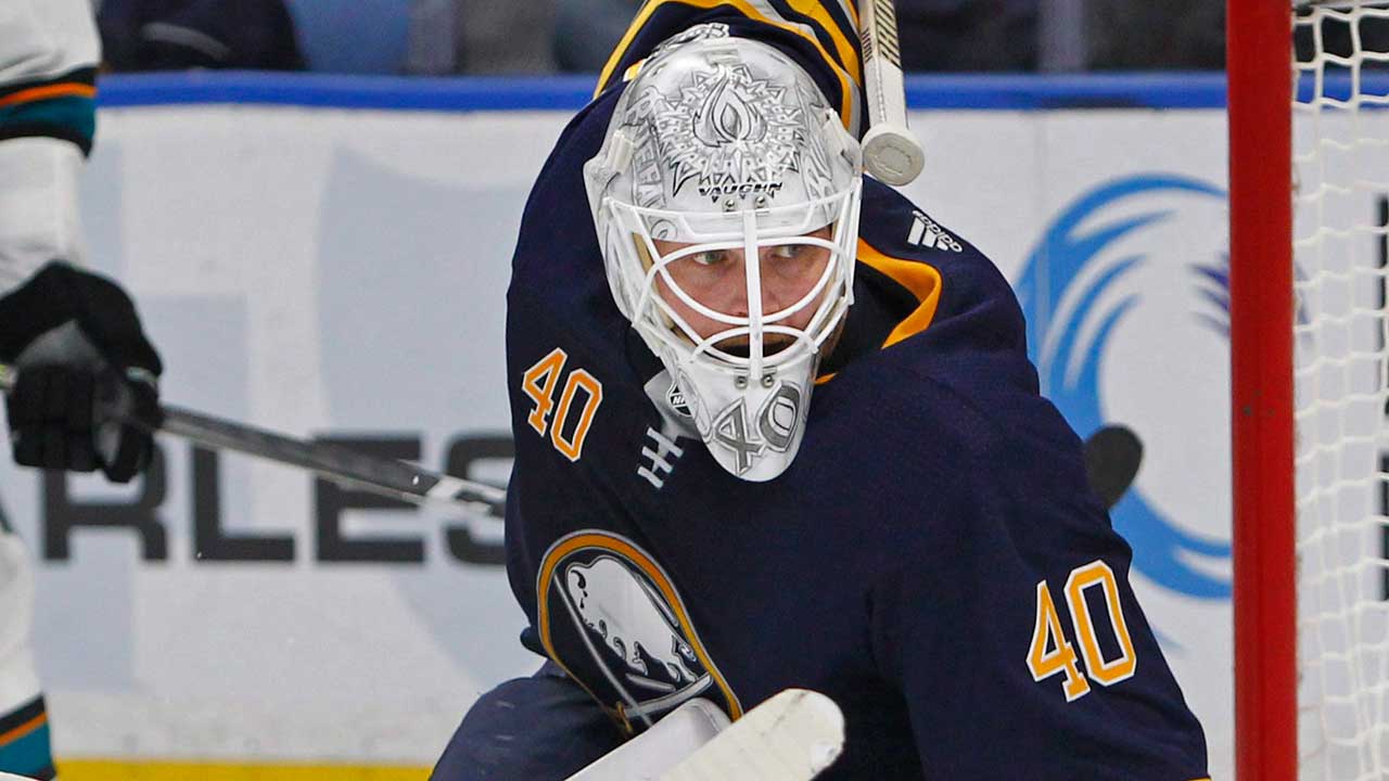 Lehner honours Dominik Hasek with two awesome tributes on his Winter  Classic mask - Article - Bardown