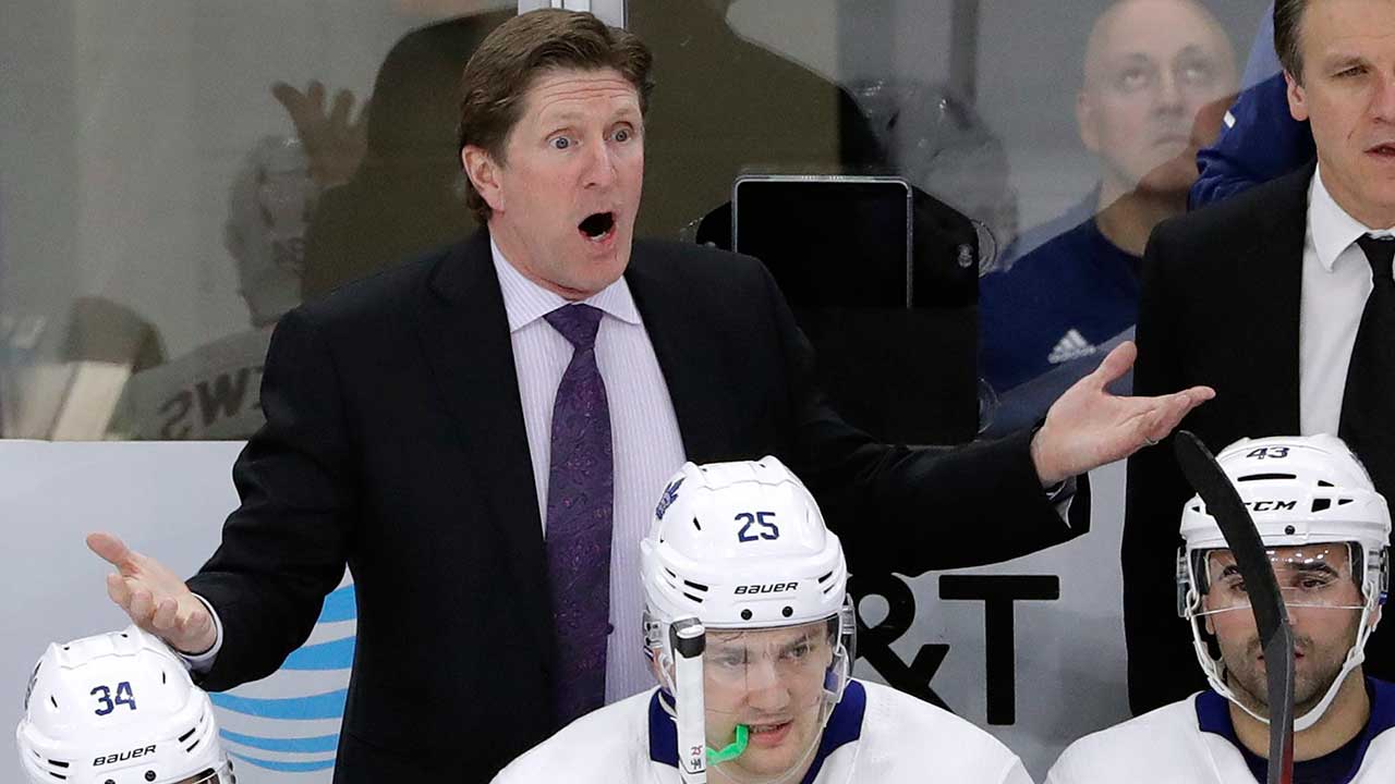 Toronto-Maple-Leafs-coach-Mike-Babcock