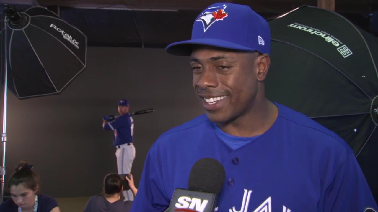 Tulowitzki didn't correct a photographer who thought he was a pitcher