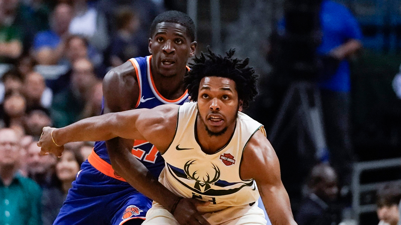 Milwaukee chief apologizes for arrest of Bucks’ Sterling Brown