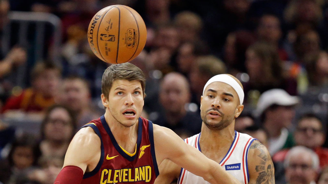 Cavaliers' Kyle Korver attends funeral for younger brother