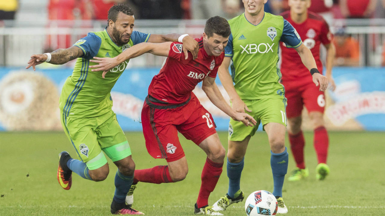 Mark-Bloom-while-playing-for-Toronto-FC.-(Mark-Blinch/CP)