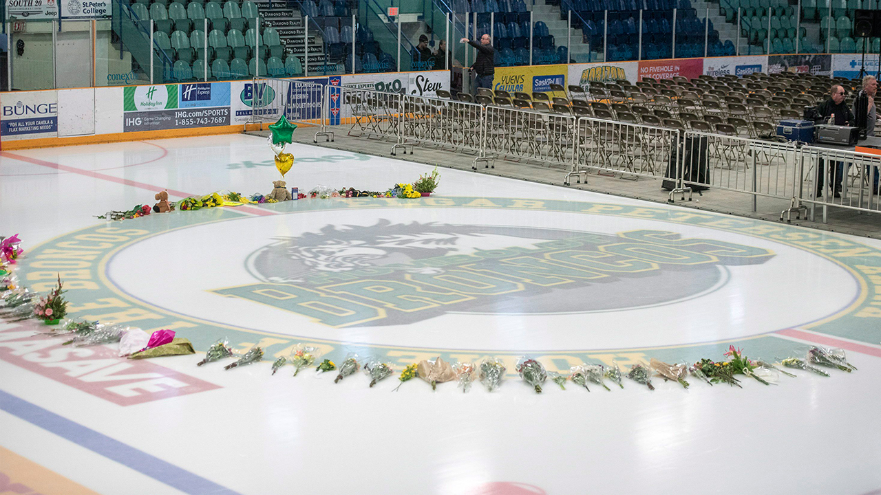 Hockey league tries to trademark #HumboldtStrong without asking