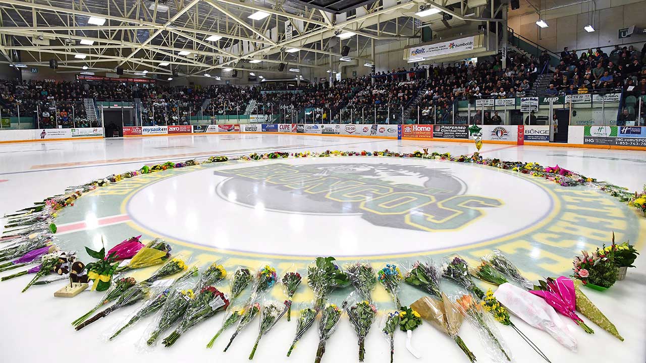 Humboldt Broncos play emotional first game since bus crash