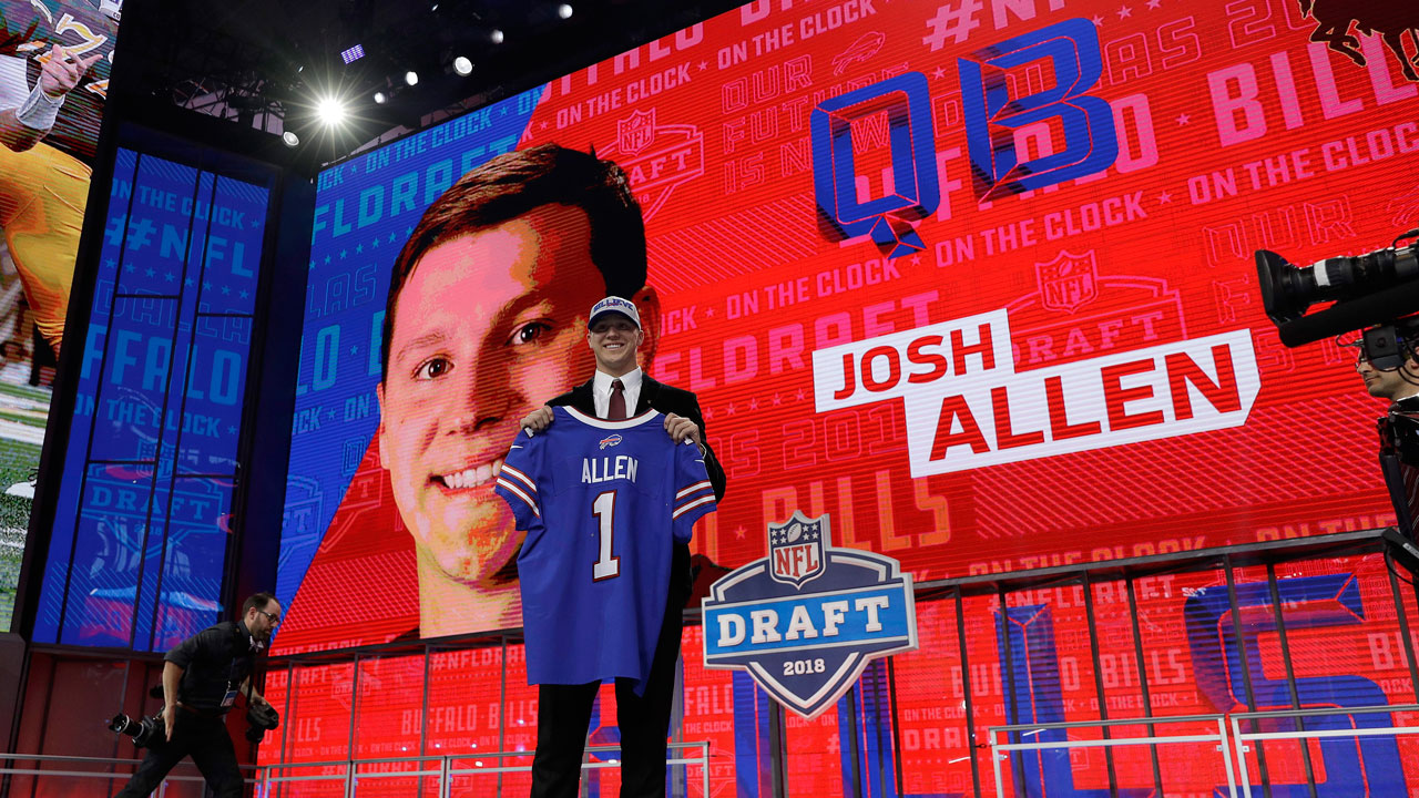 Buffalo Bills trade up to draft QB Josh Allen with 7th pick