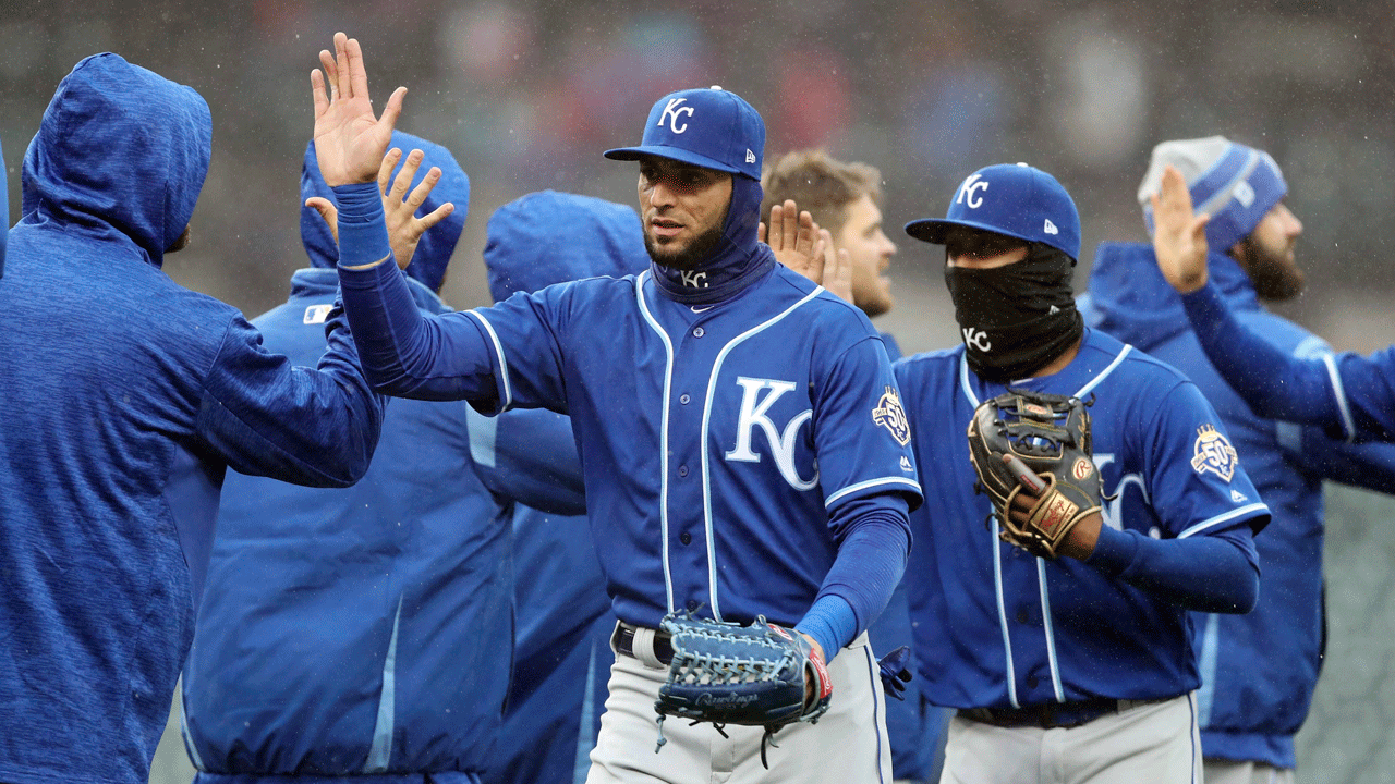Royals rejoice as game against Tigers postponed due to cold