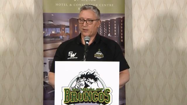 Humboldt Broncos honoured at the opening ceremony of the Memorial Cup