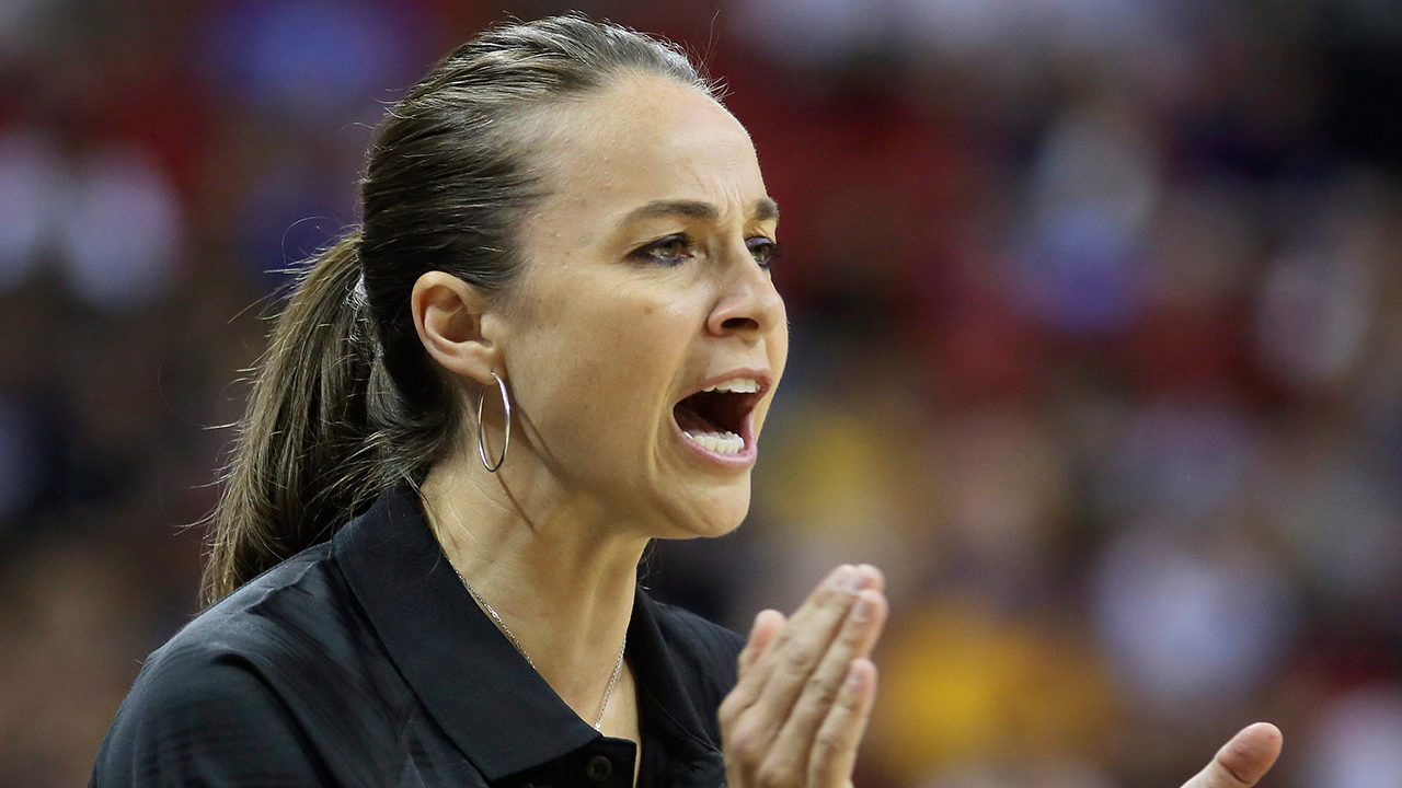 Las Vegas Aces coach Becky Hammon. (Ronda Churchill/AP)