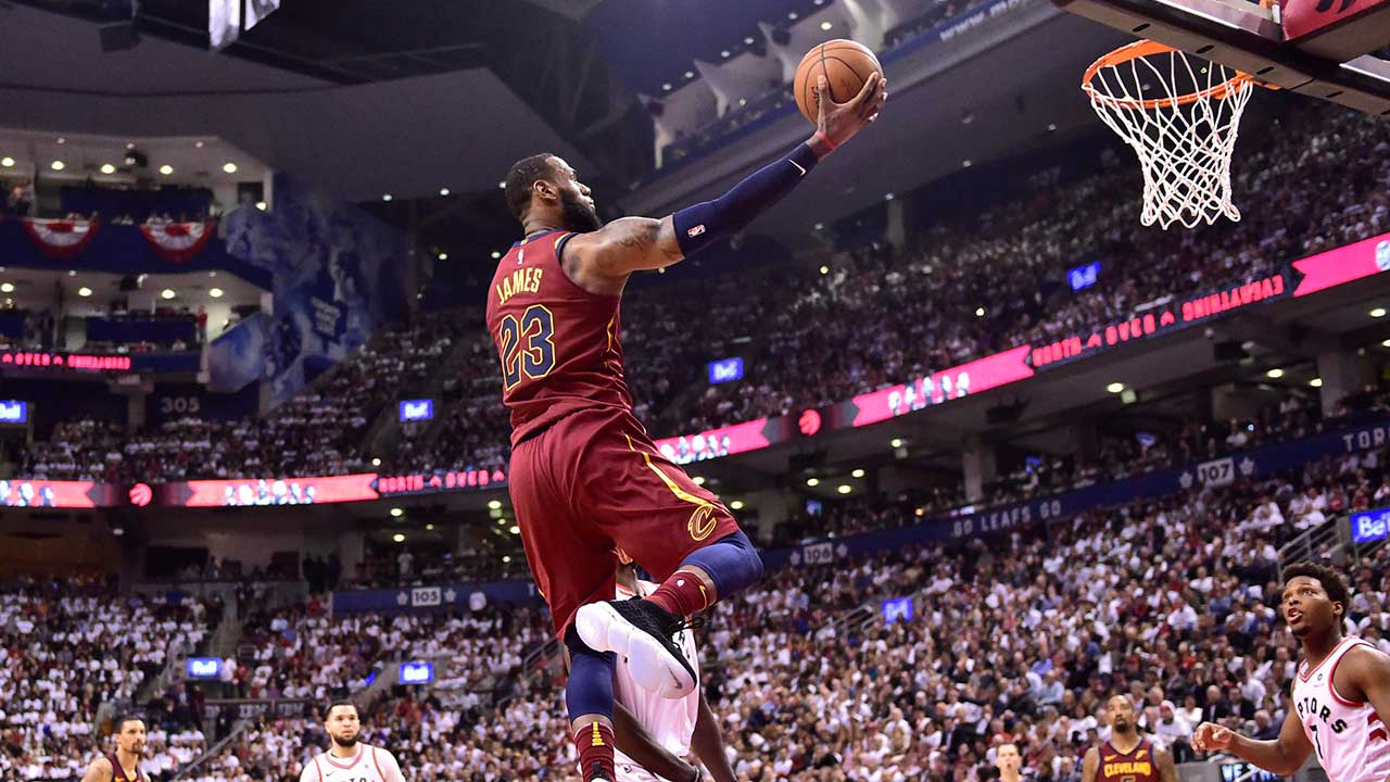 lebron james and michael jordan dunk