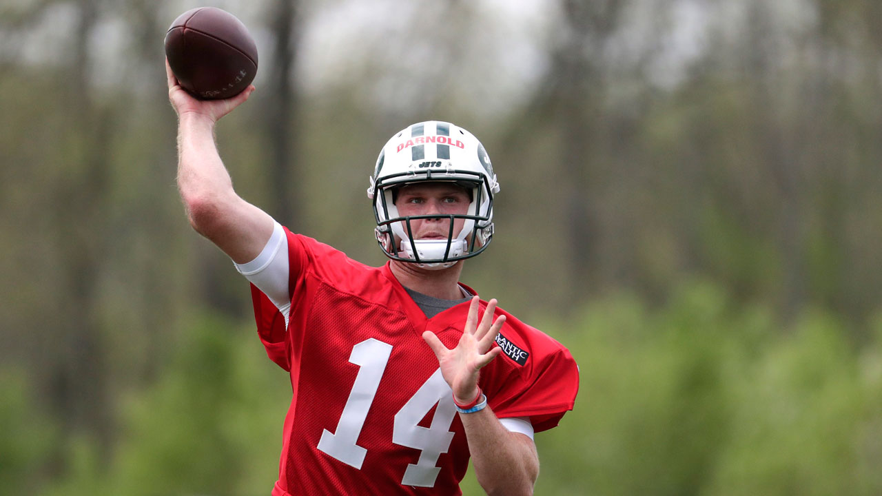 Jets' Sam Darnold returns to practice after shoulder injury