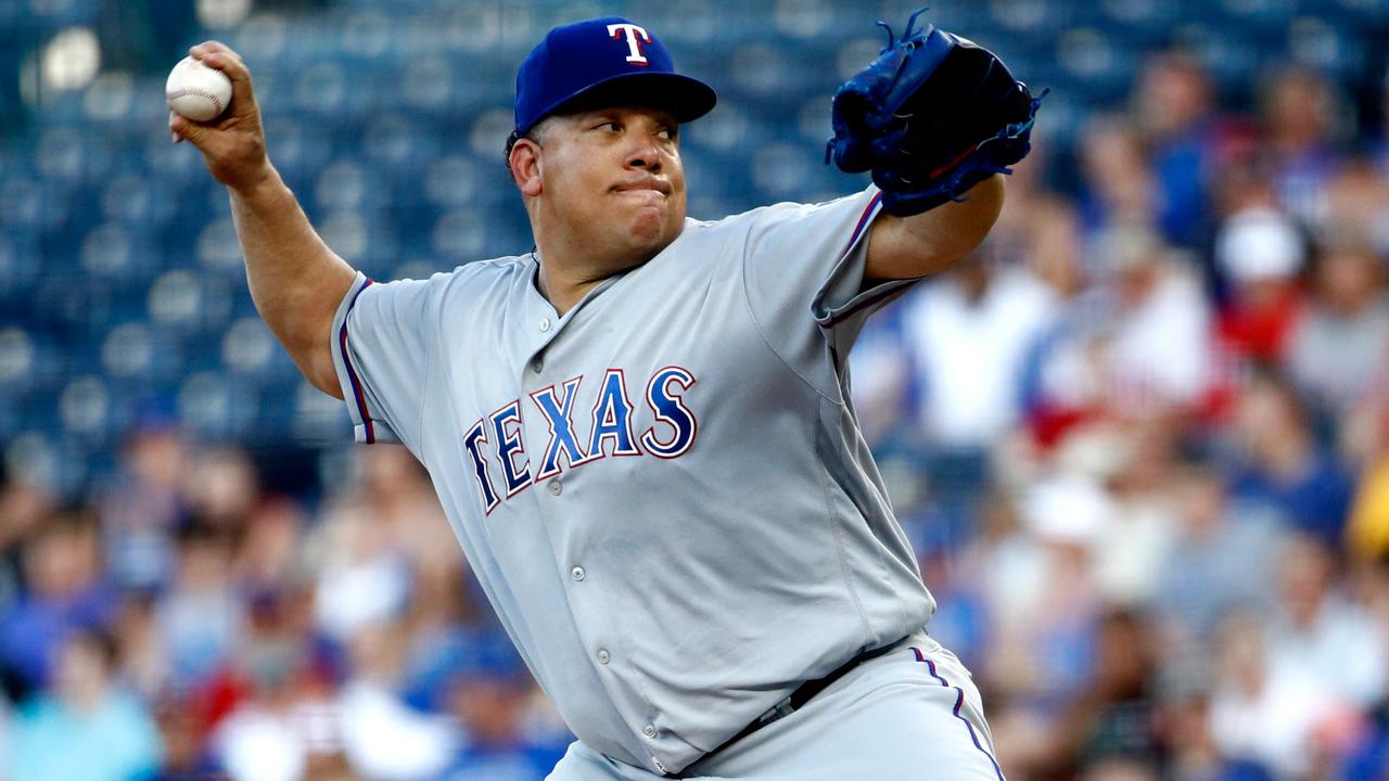 Colon becomes third Dominican-born pitcher to win 200 games 