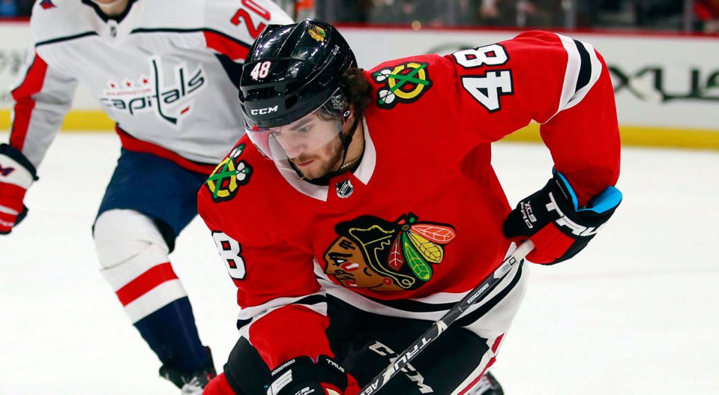 Blackhawks acquire Hinostroza from Panthers in exchange for Morrison