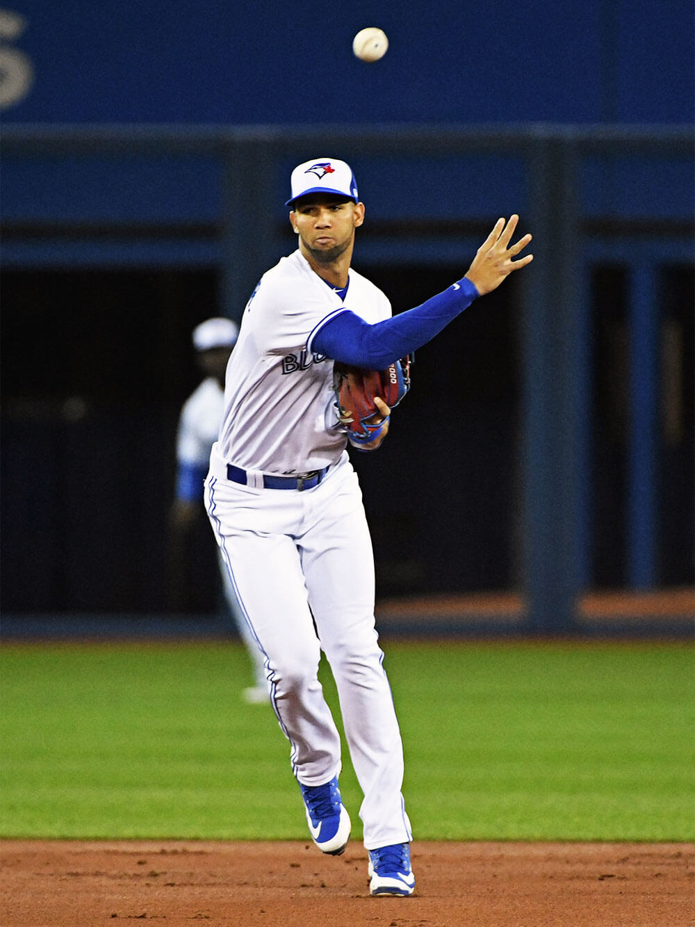 Cubans Yulieski, Lourdes Gurriel Jr. training