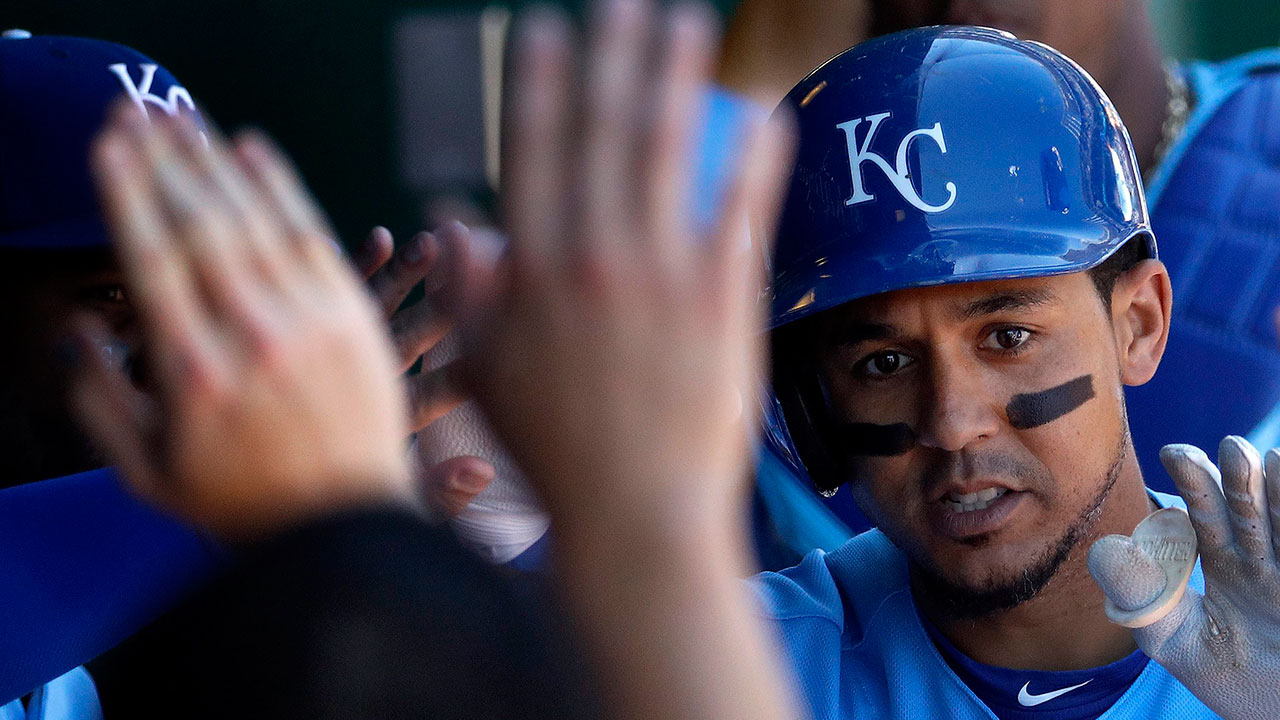 Arizona Diamondbacks acquire outfielder Jon Jay from Royals