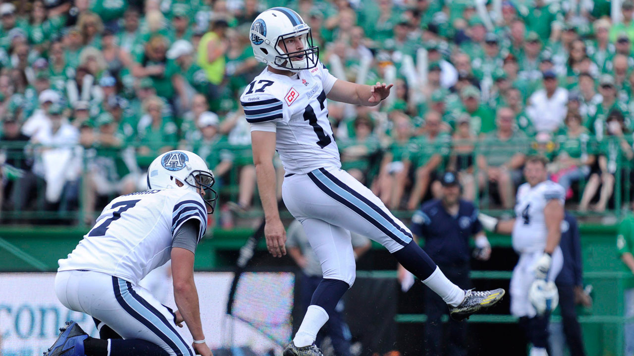 toronto-argonauts-ronnie-pfeffer-kicks-field-goal