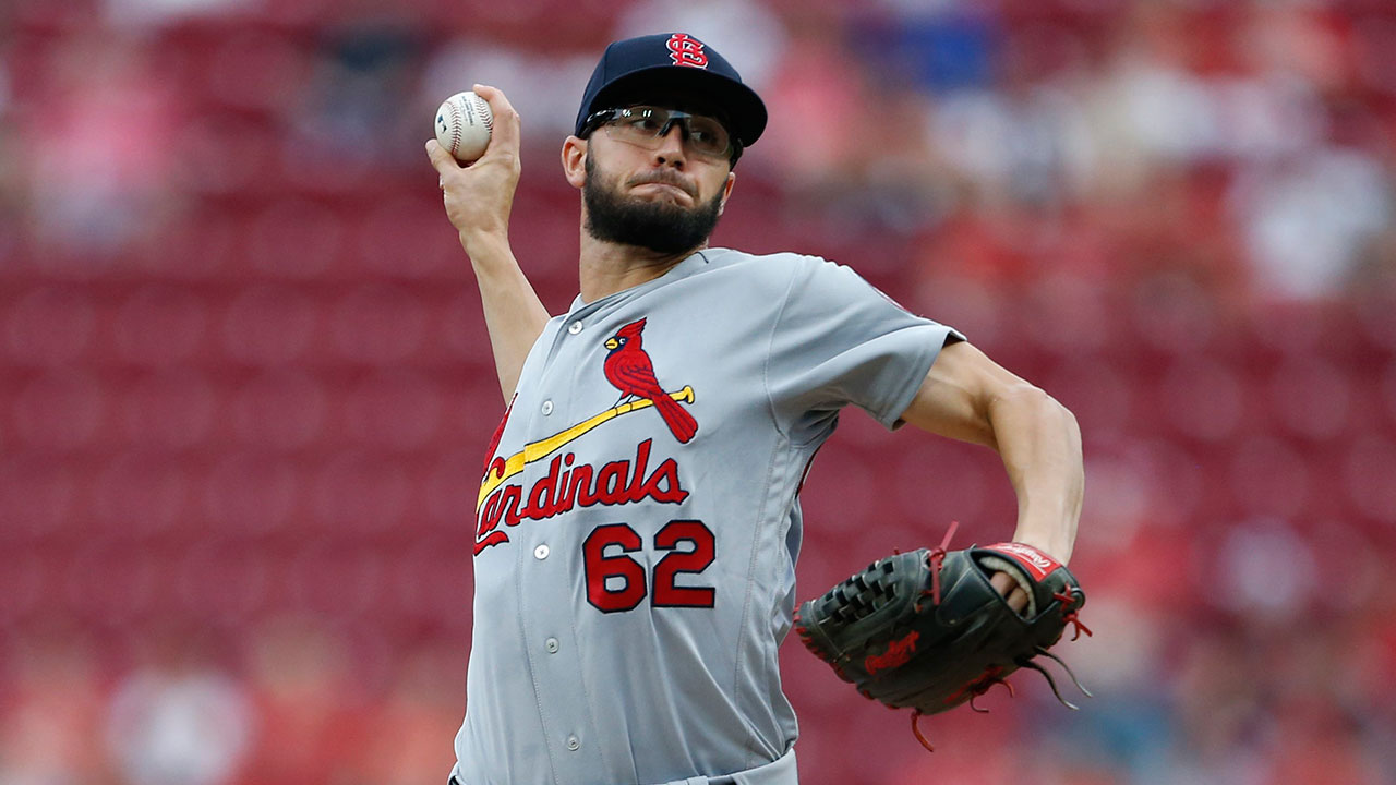 Umpire makes Cardinals pitcher Jordan Hicks switch gloves